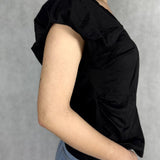 T- shirt scollo a V con manica a sbuffo