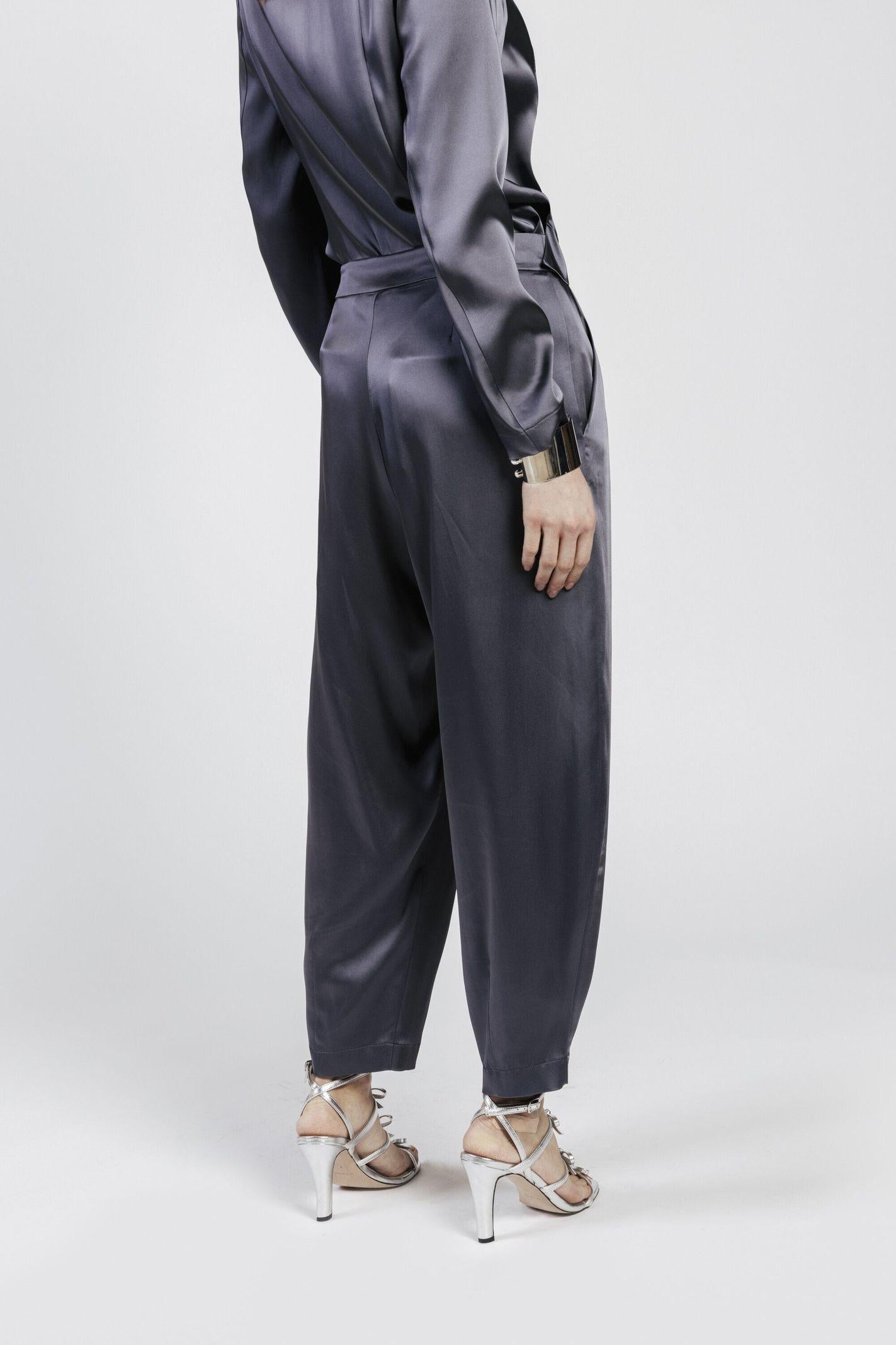 Pantalone in raso con pinces PESI12D8 22 CARLA G. 