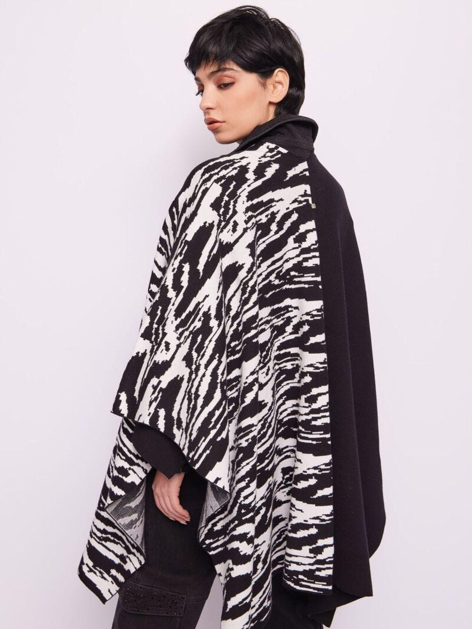 Mantella animalier in maglia 421BD33002 4250350 GAUDI' 