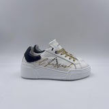 Sneakers con lacci oro