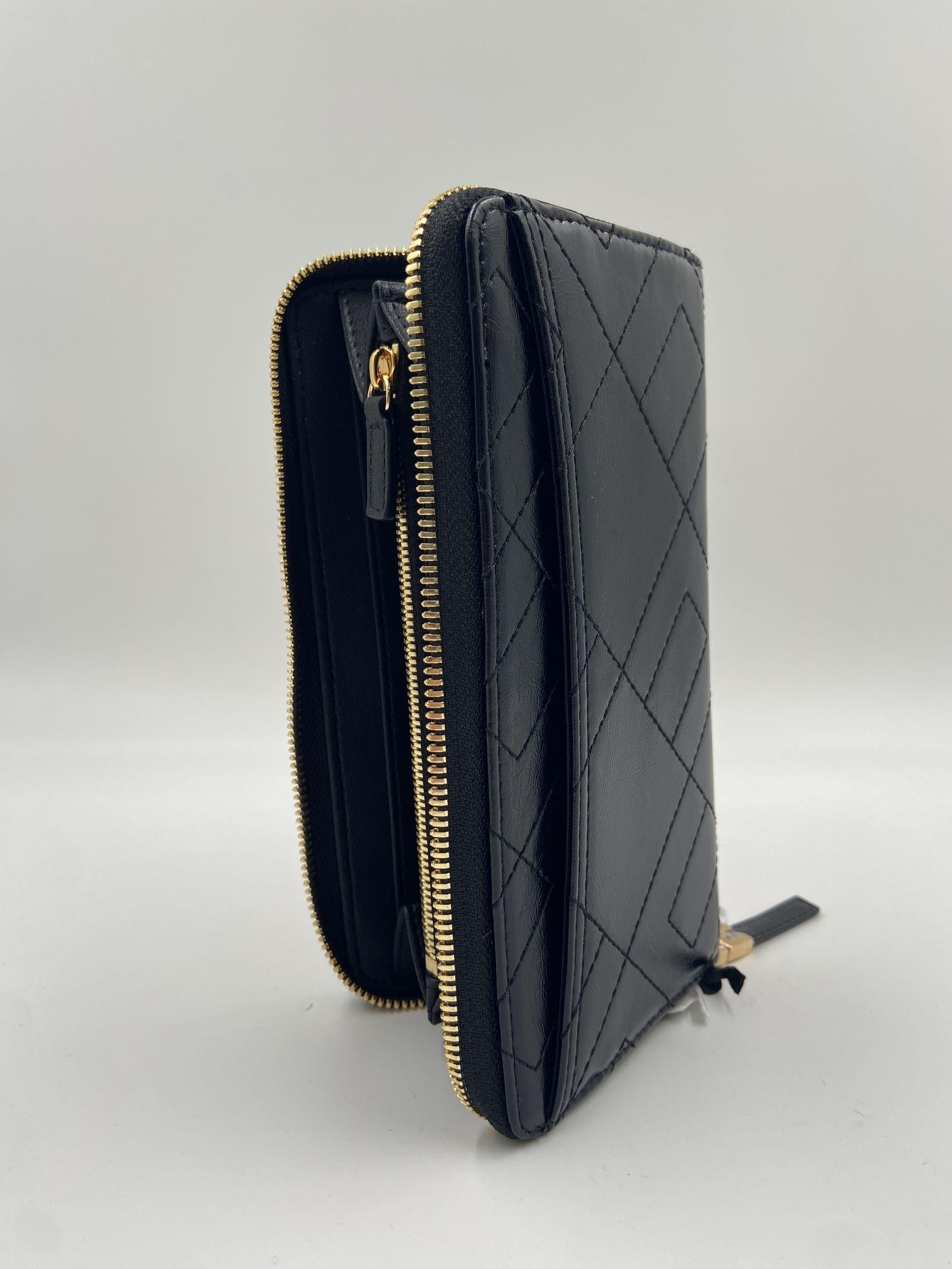 Portafoglio con zip e logo - Elisabetta Franchi PF88A52E2 110 ELISABETTA FRANCHI 