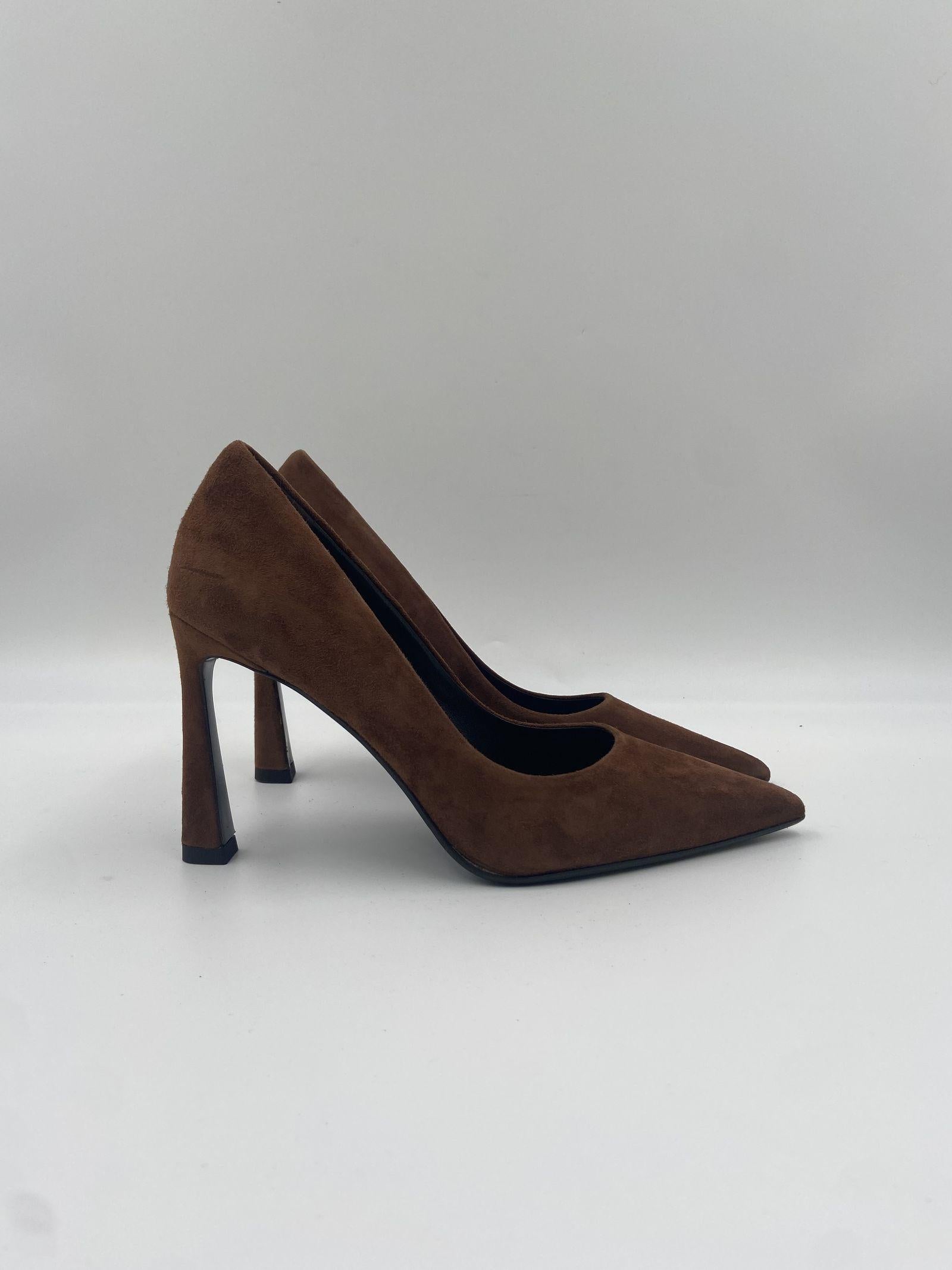 Dècolletè in pelle scamosciata 2470 CIOCCOLATO SPAZIO MODA 