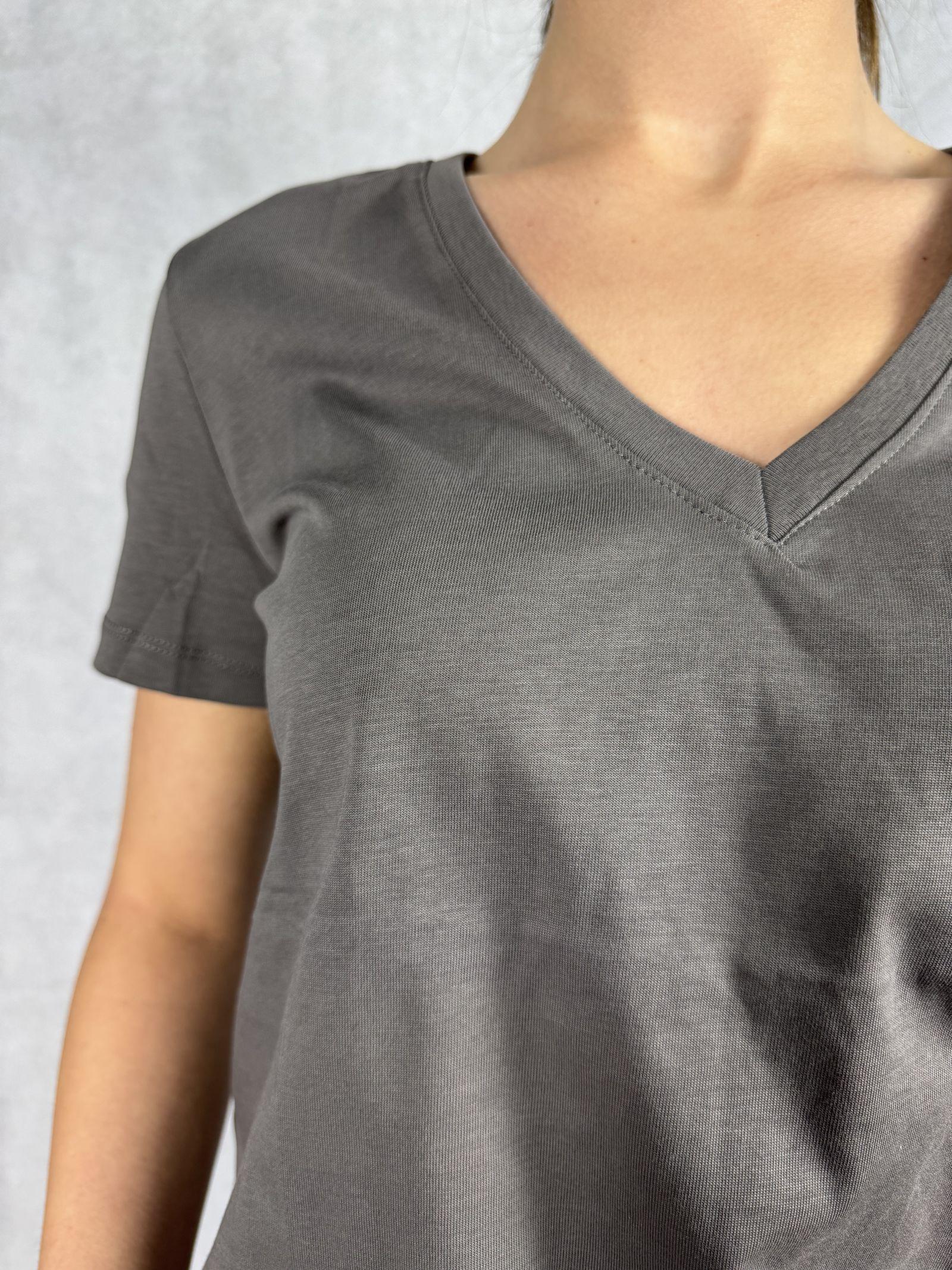 T-shirt basica scollo a V L5560 FUMO OFELIA 