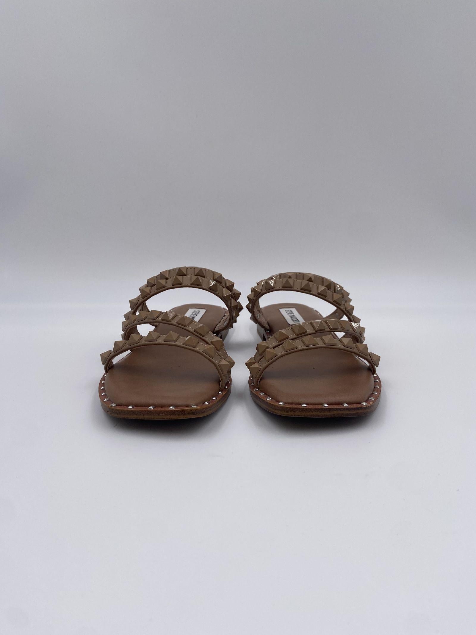 Sandalo Skyler Tantan con borchie SMSSKYLER-TANTAN BEIGE STEVE MADDEN 