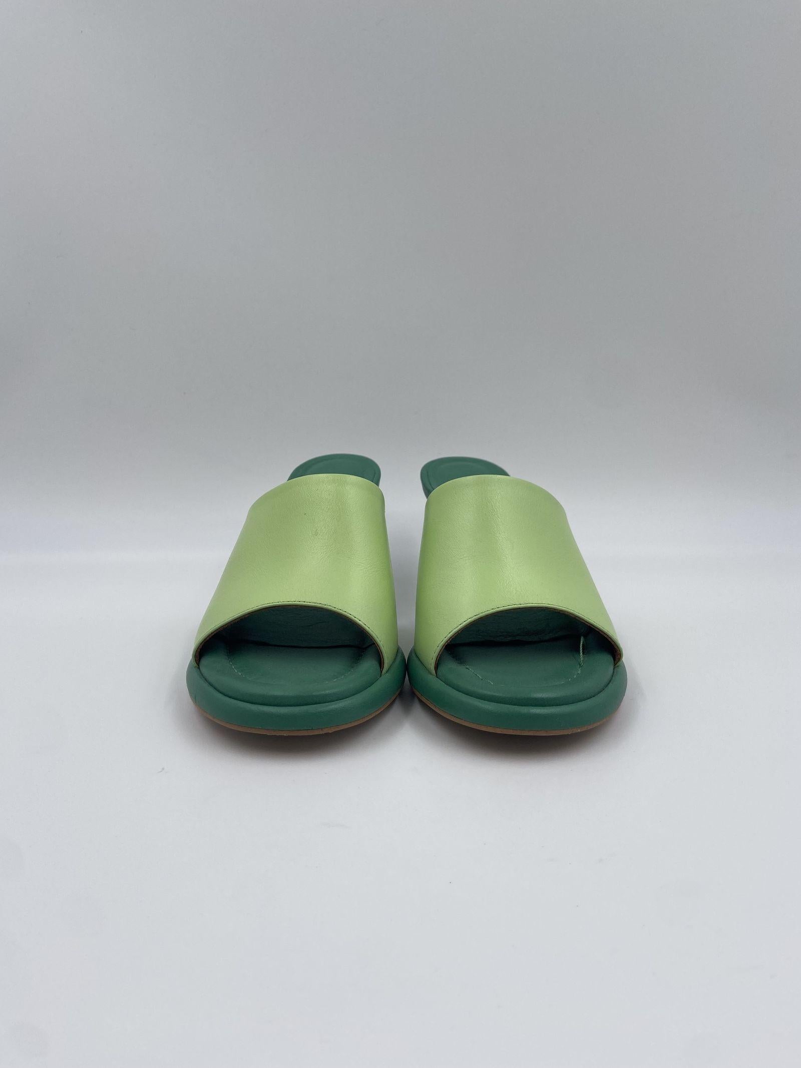 Sandalo tacco rocchetto 23057-467A VERDE ANGEL ALARCON 