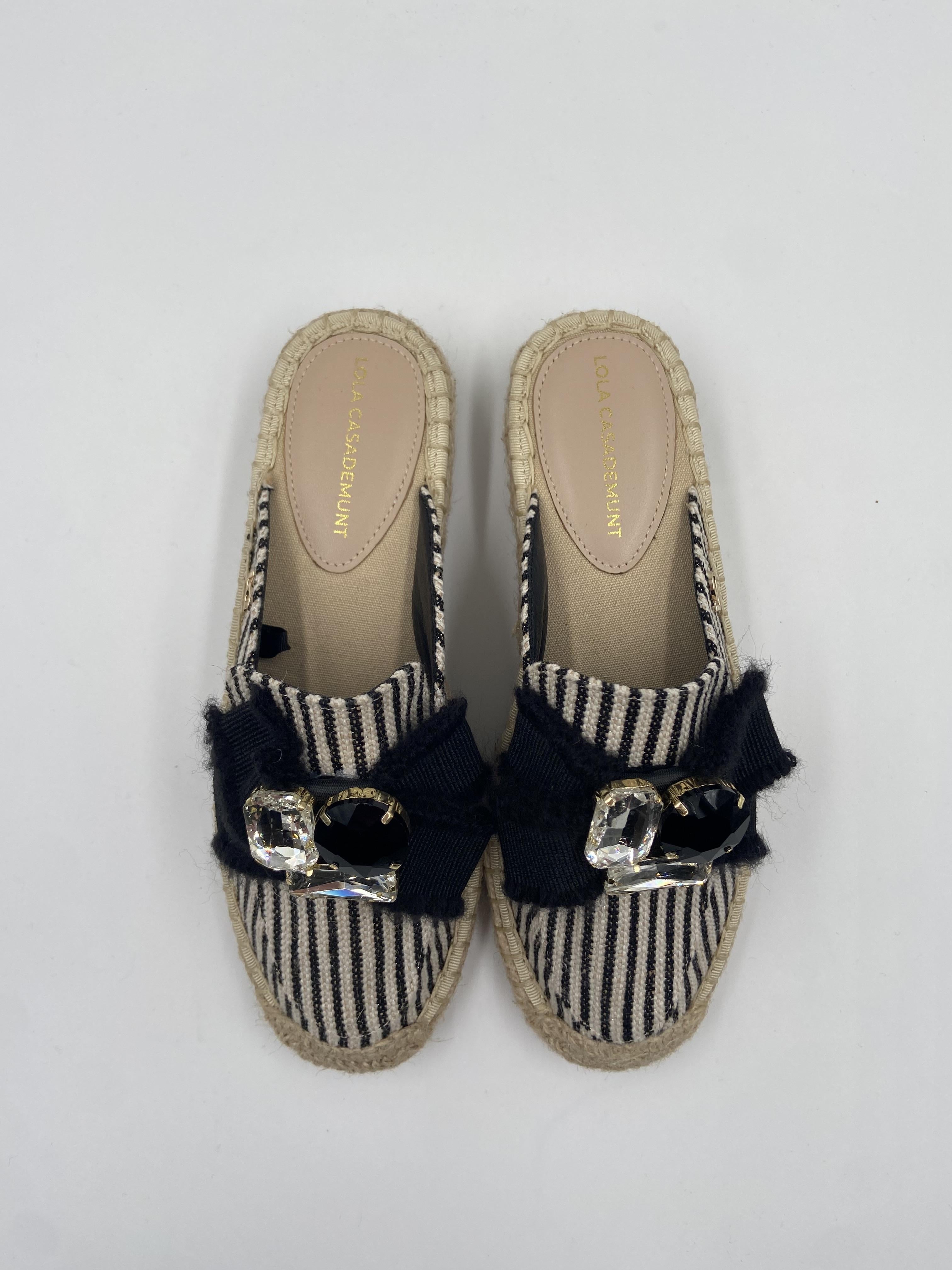 Sandalo a punta chiusa con fiocco - LolaCasademunt LS2605050 20N LOLA 