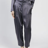 Pantalone in raso con pinces