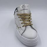 Sneakers con lacci oro