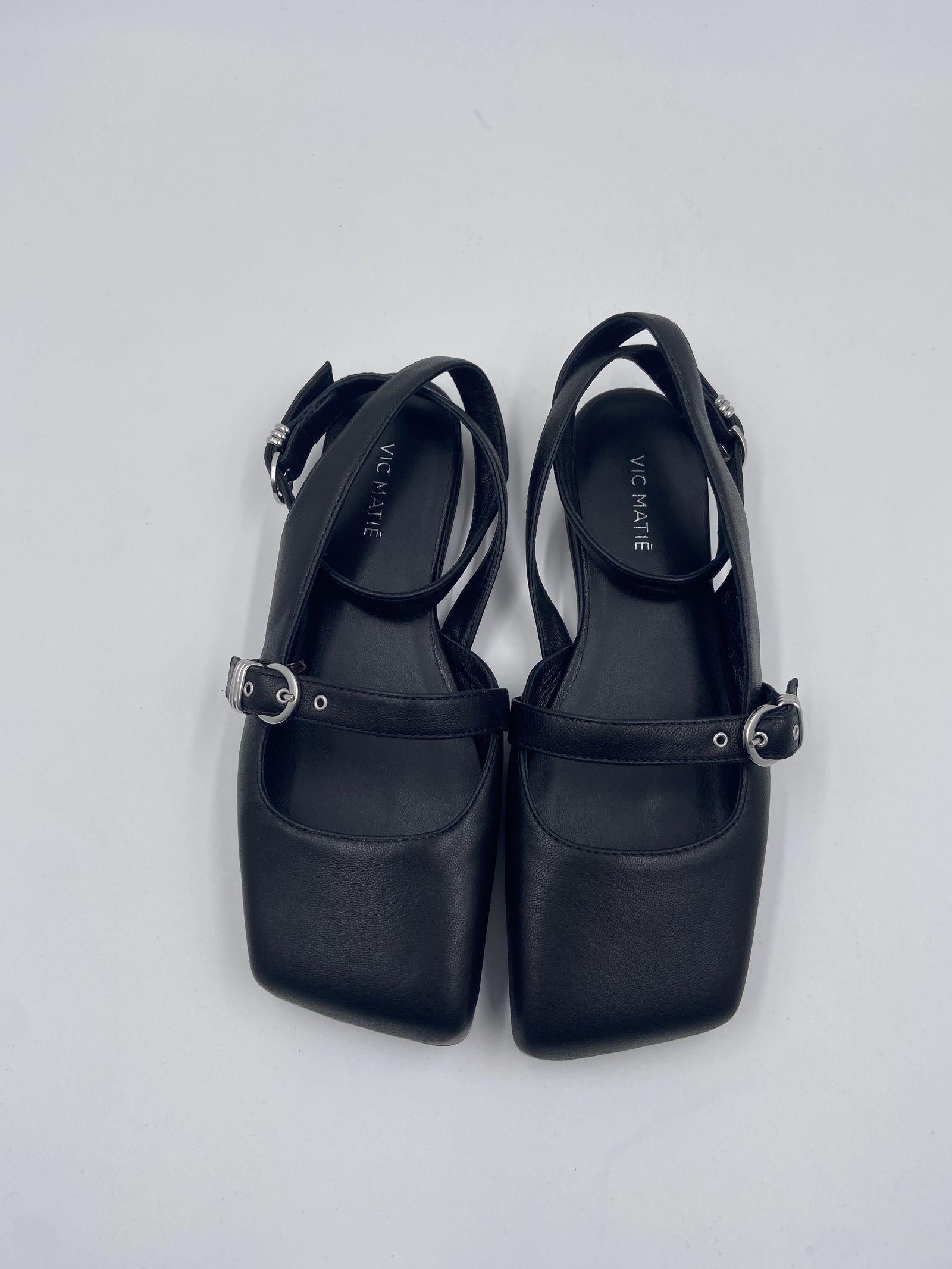 Square Closed decolletè fibbie nere 1G3554D 101 VIC MATIE' 