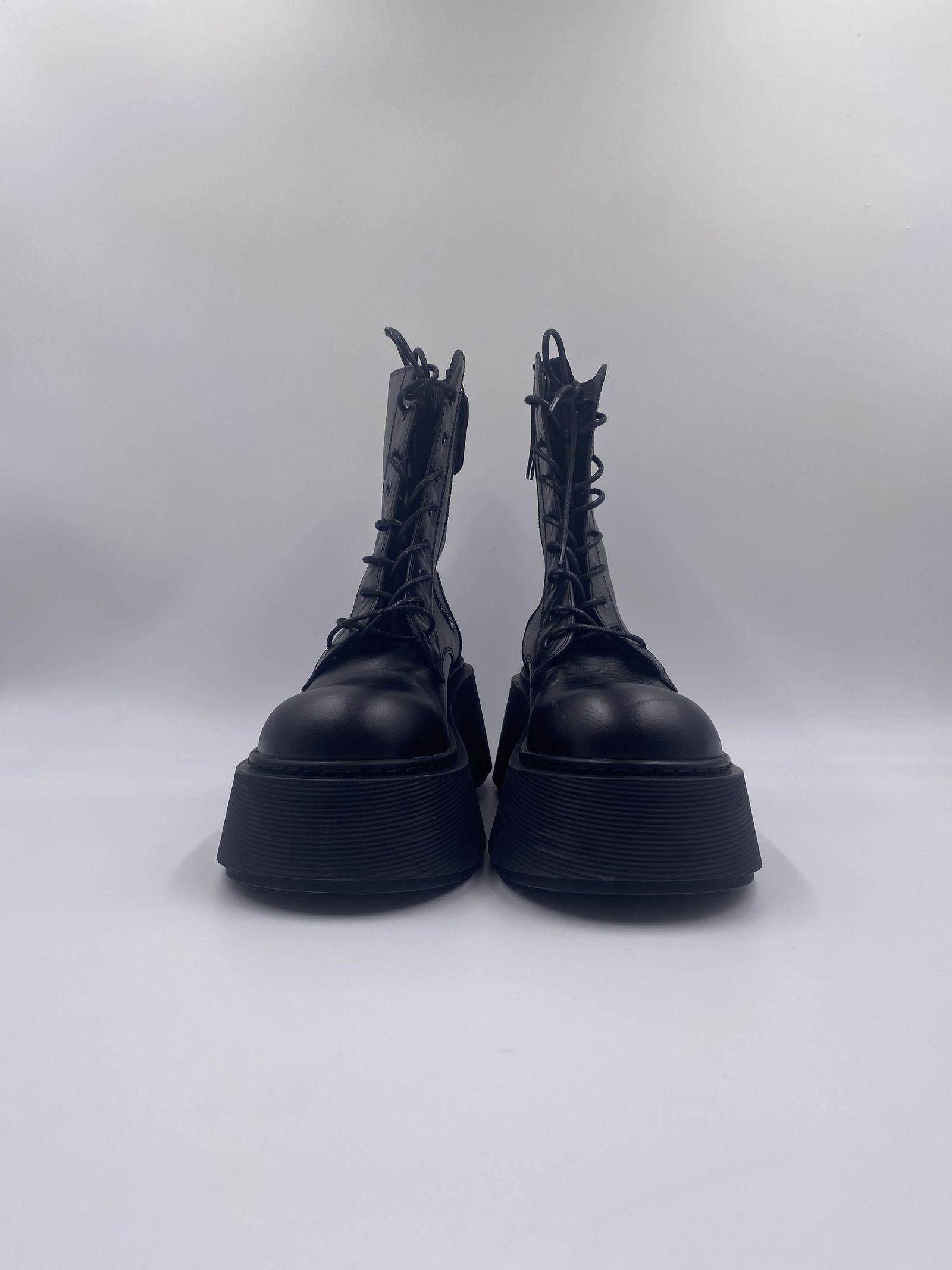 Stripy anfibio nero 1D7700D 101 VIC MATIE' 