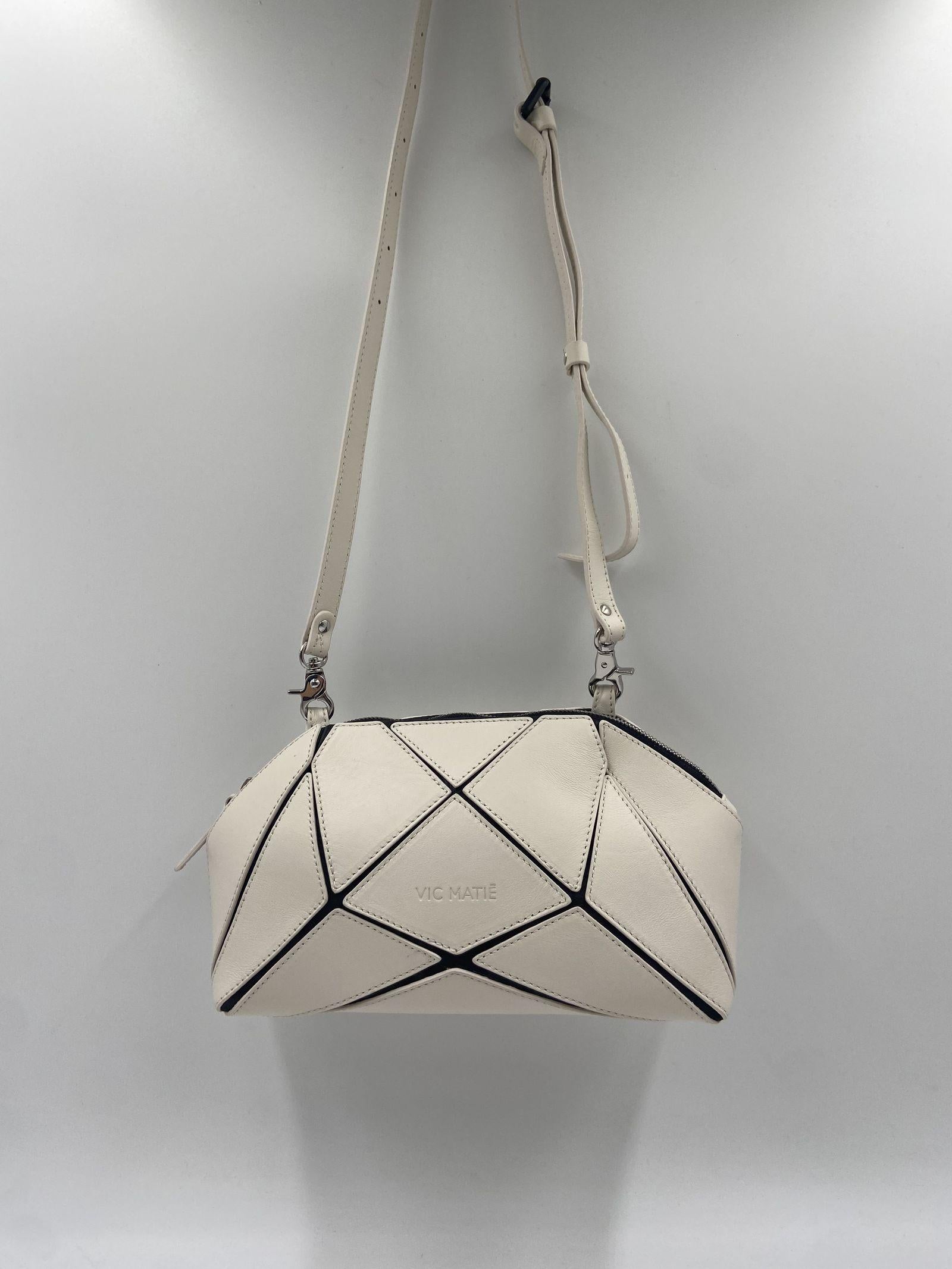 Pochette Cloe patch 1G0544T 111 VIC MATIE' 