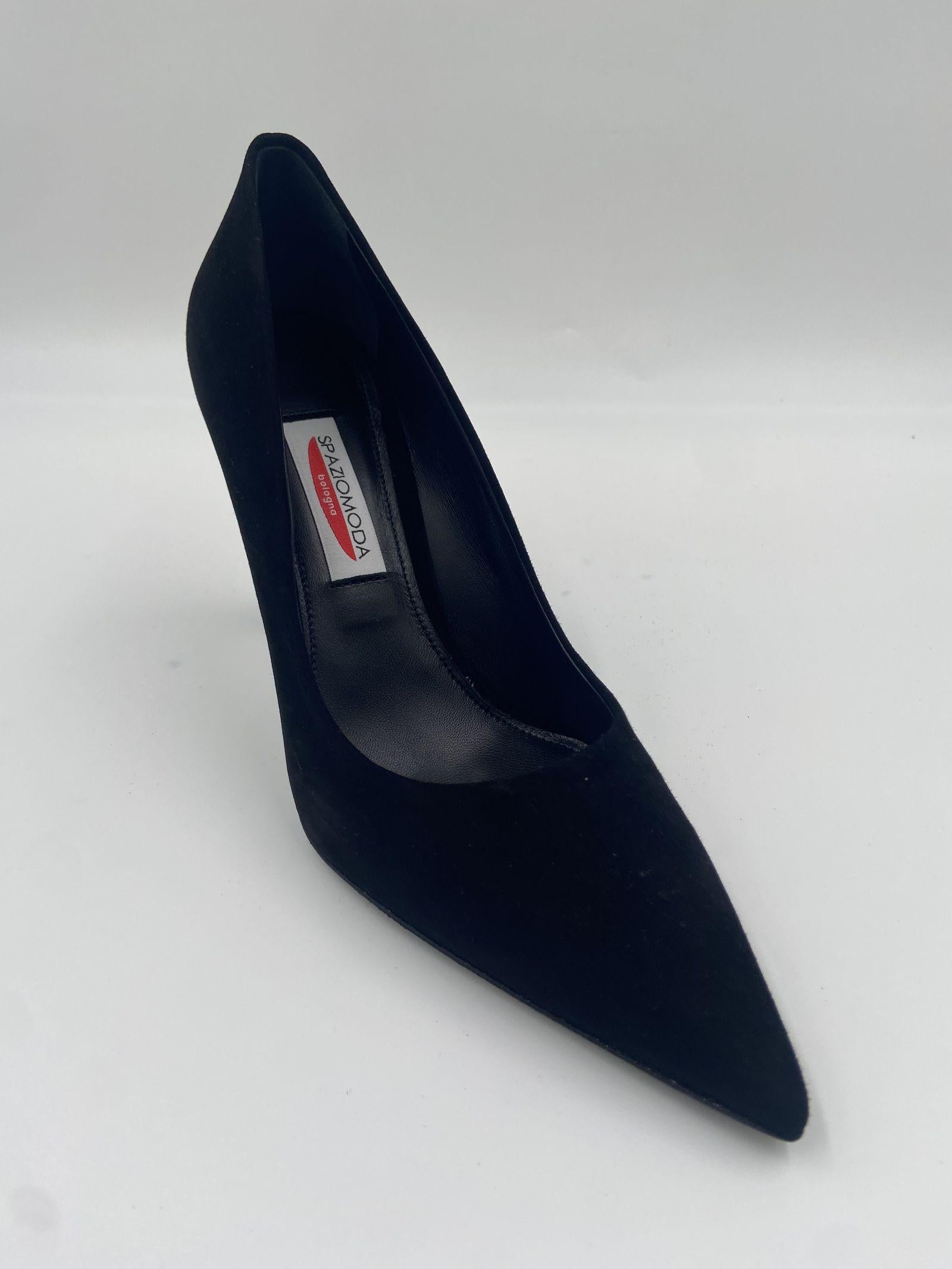 Dècolletè in pelle scamosciata 2470 NERO SPAZIO MODA 