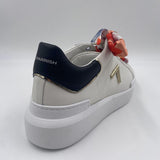 Sneakers con lacci in fantasia