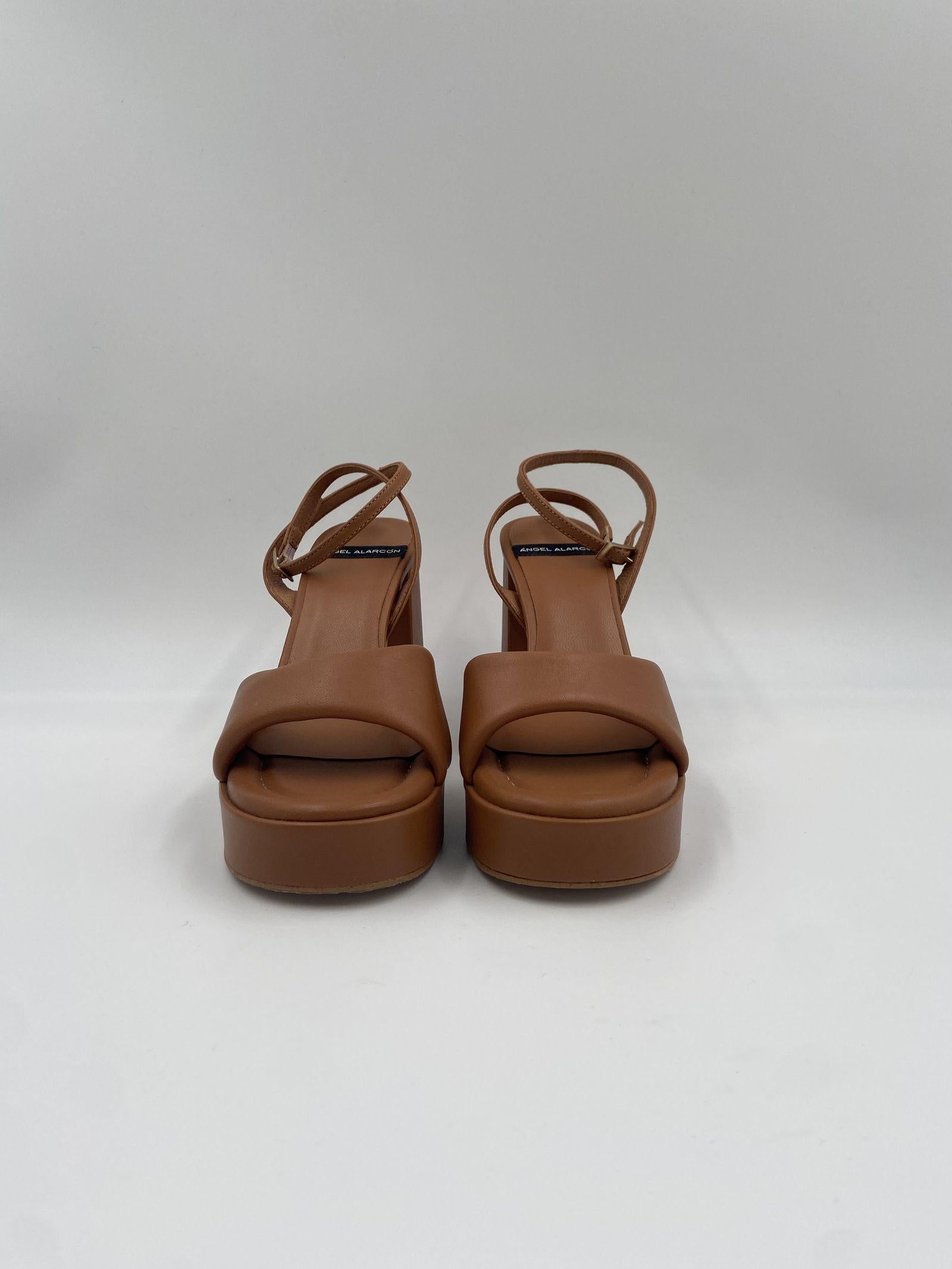 Sandalo con plateau 23084-926A CUOIO ANGEL ALARCON 