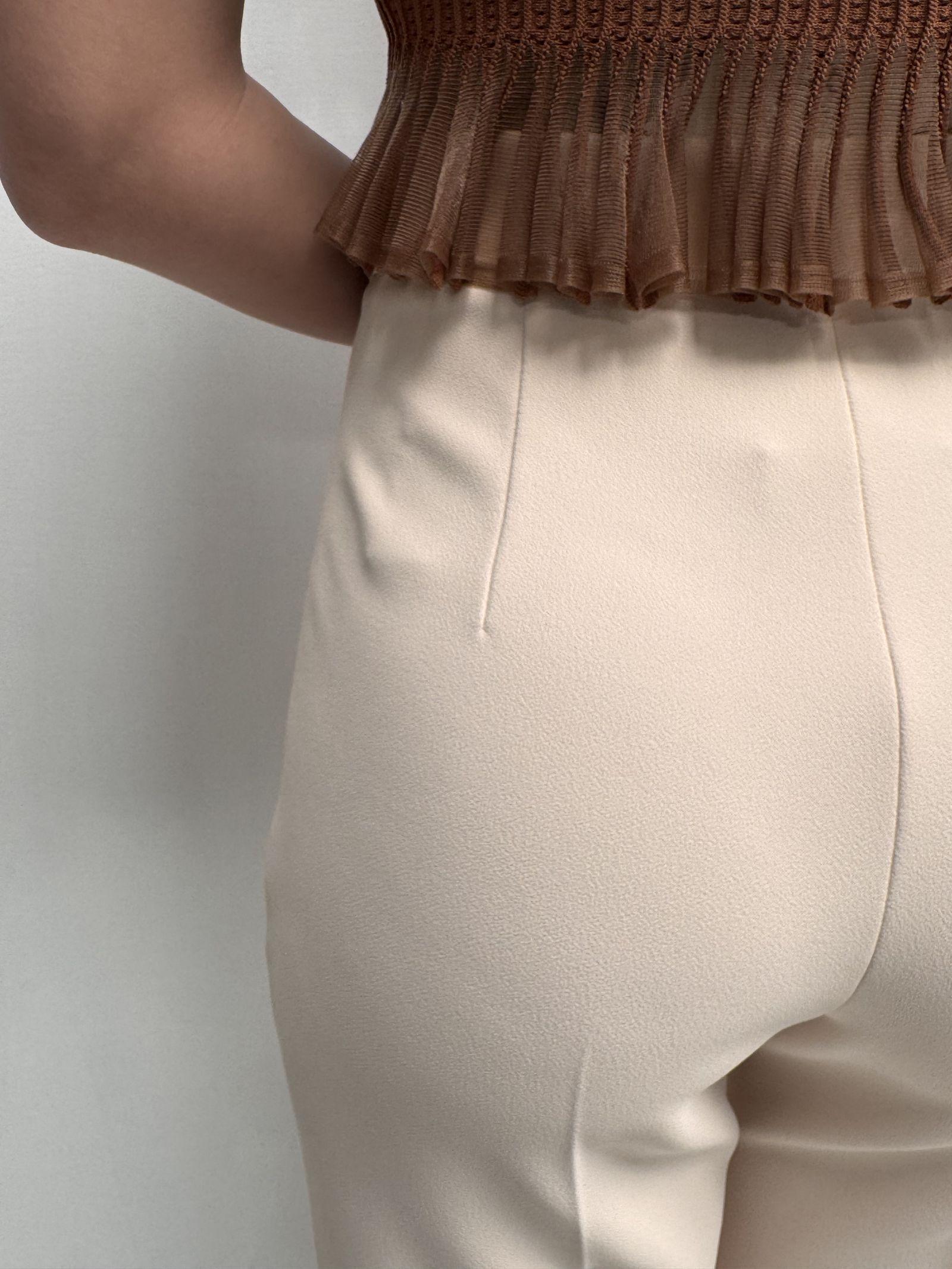 Pantalone con placca oro logata - Elisabetta Franchi PAT1541E2 193 ELISABETTA FRANCHI 
