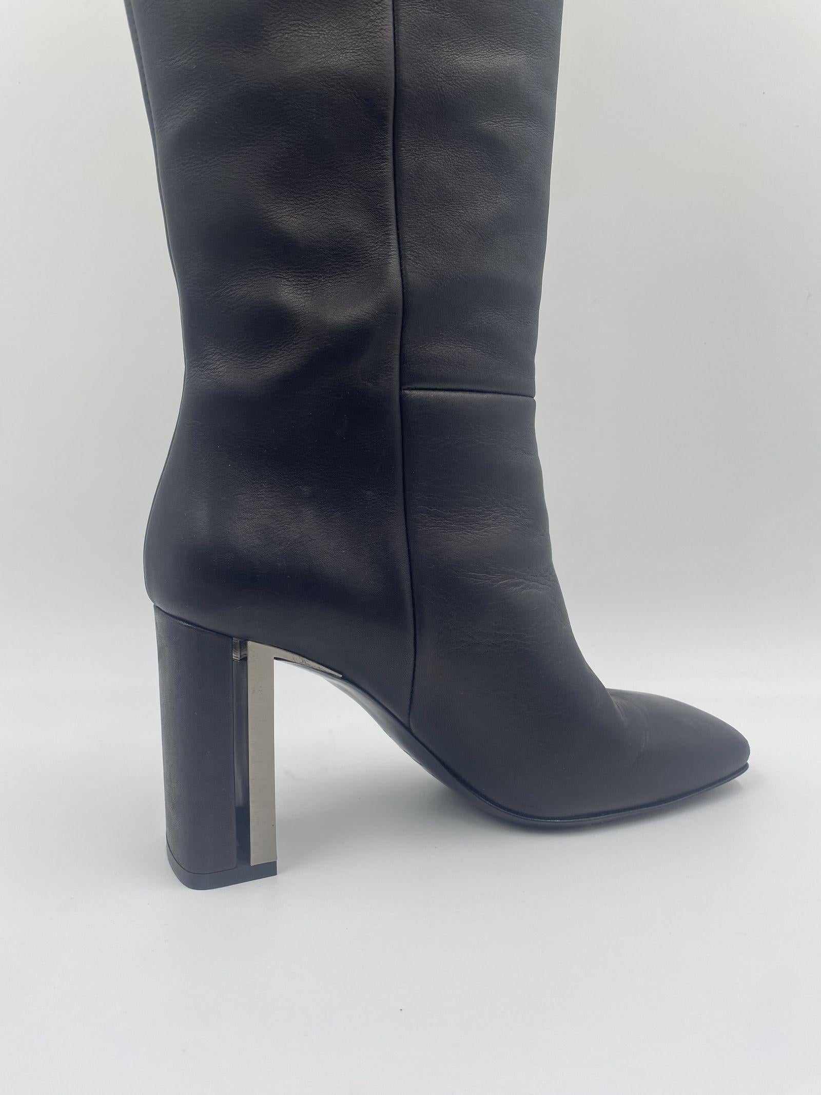 Stivale alto con tacco metallico 1W3606D NERO VIC MATIE' 