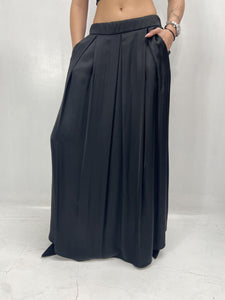 Gonna in raso con pieghe