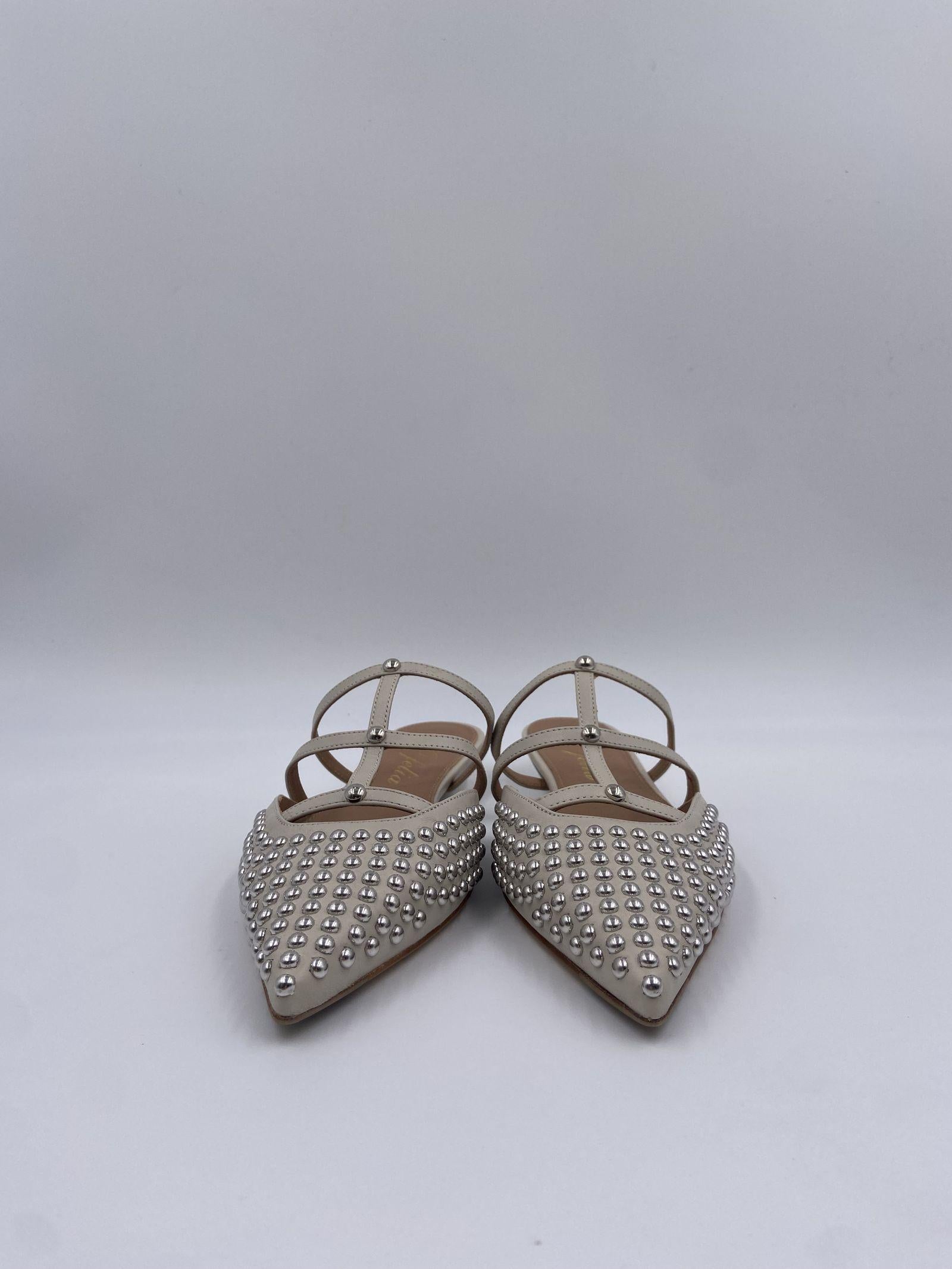 Scarpa bassa aperta con borchie 2569 LATTE OFELIA 