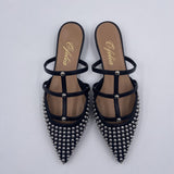 Scarpa bassa aperta con borchie