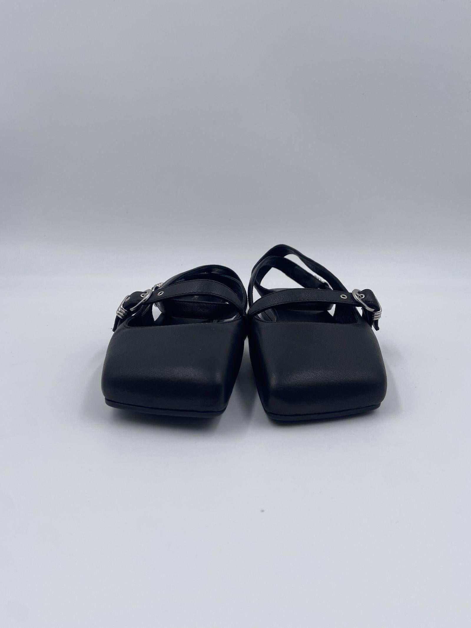 Square Closed decolletè fibbie nere 1G3554D 101 VIC MATIE' 