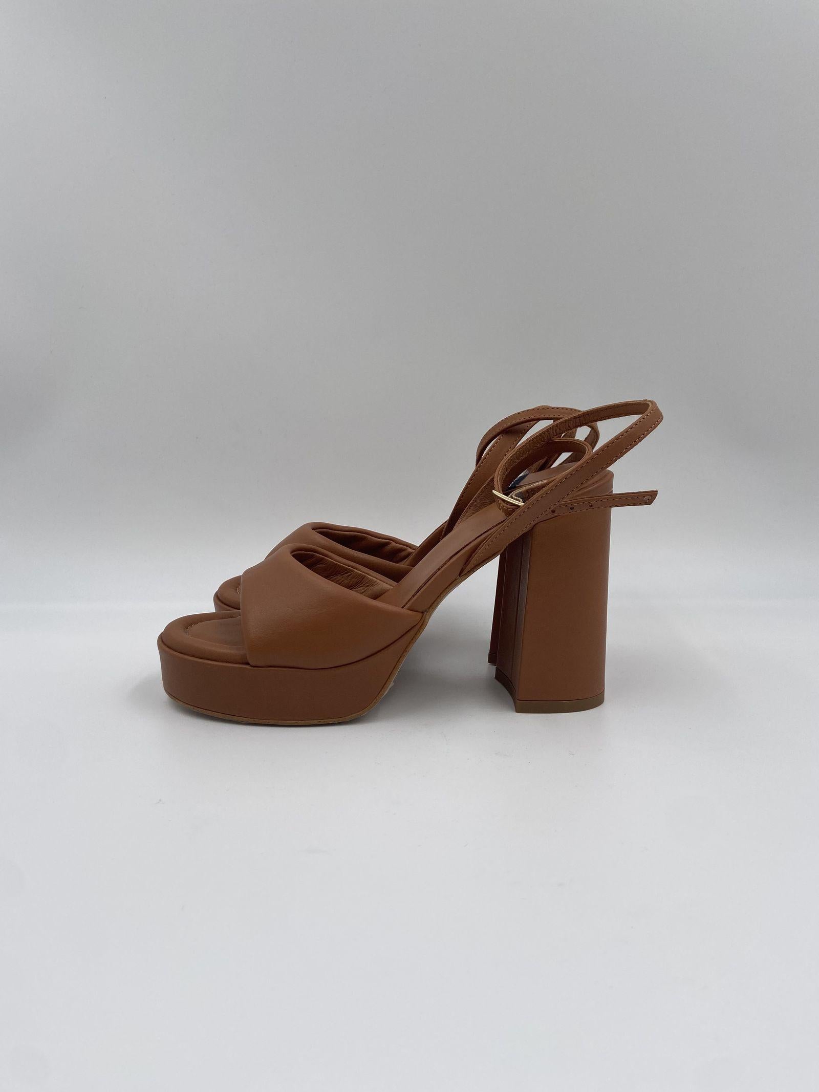 Sandalo con plateau 23084-926A CUOIO ANGEL ALARCON 
