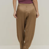 Pantalone con pinces in raso