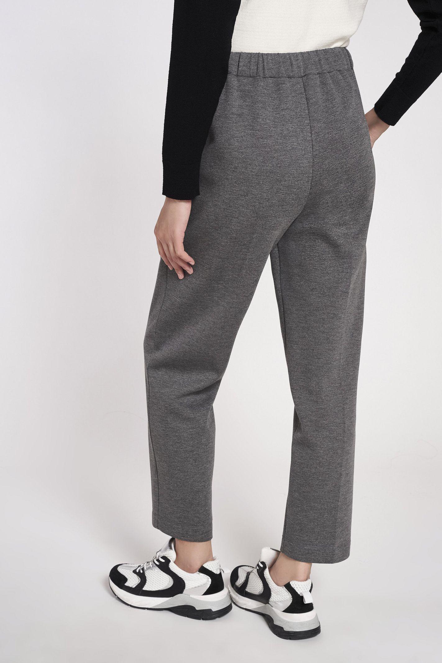  PEOD24D3 21 CARLA G. 