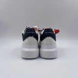 Sneakers con lacci in fantasia