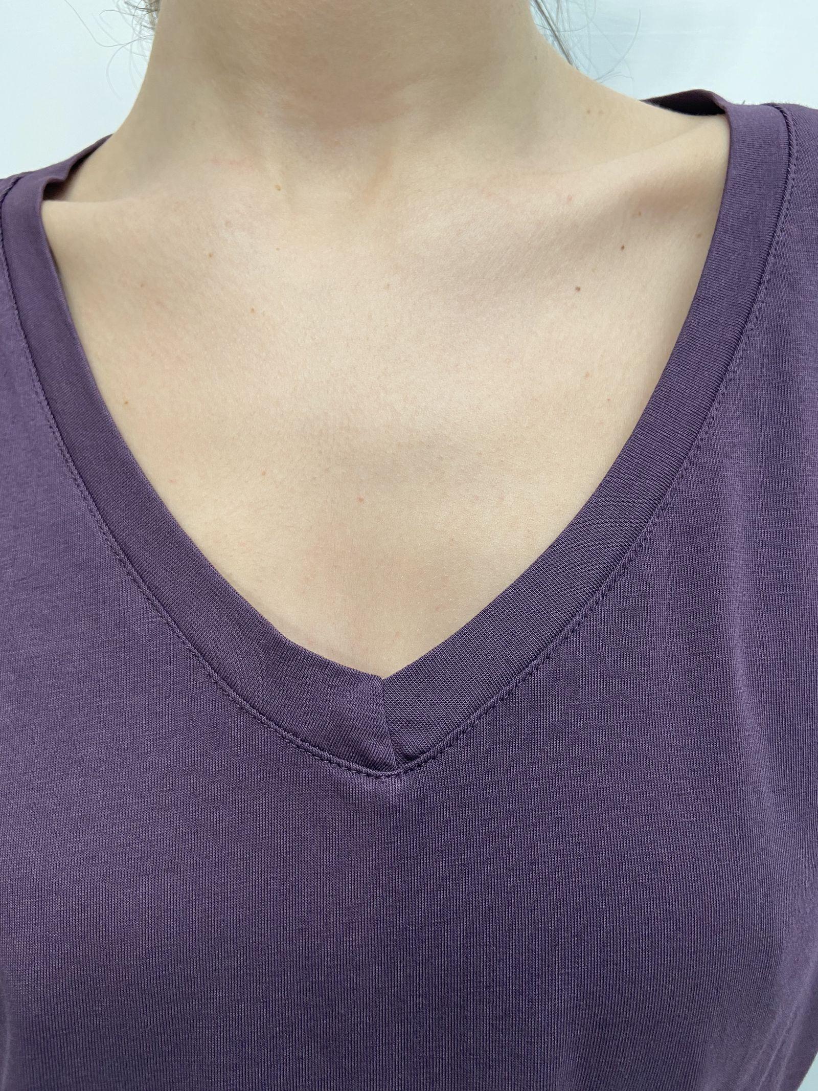T-shirt scollo a V 2831 VIOLA OFELIA 