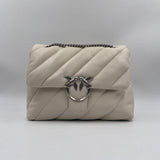 Borsa grande con maxi trapuntatura obliqua