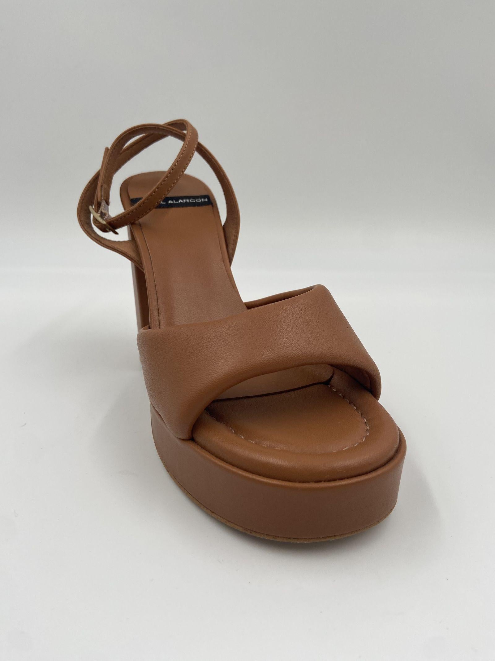 Sandalo con plateau 23084-926A CUOIO ANGEL ALARCON 