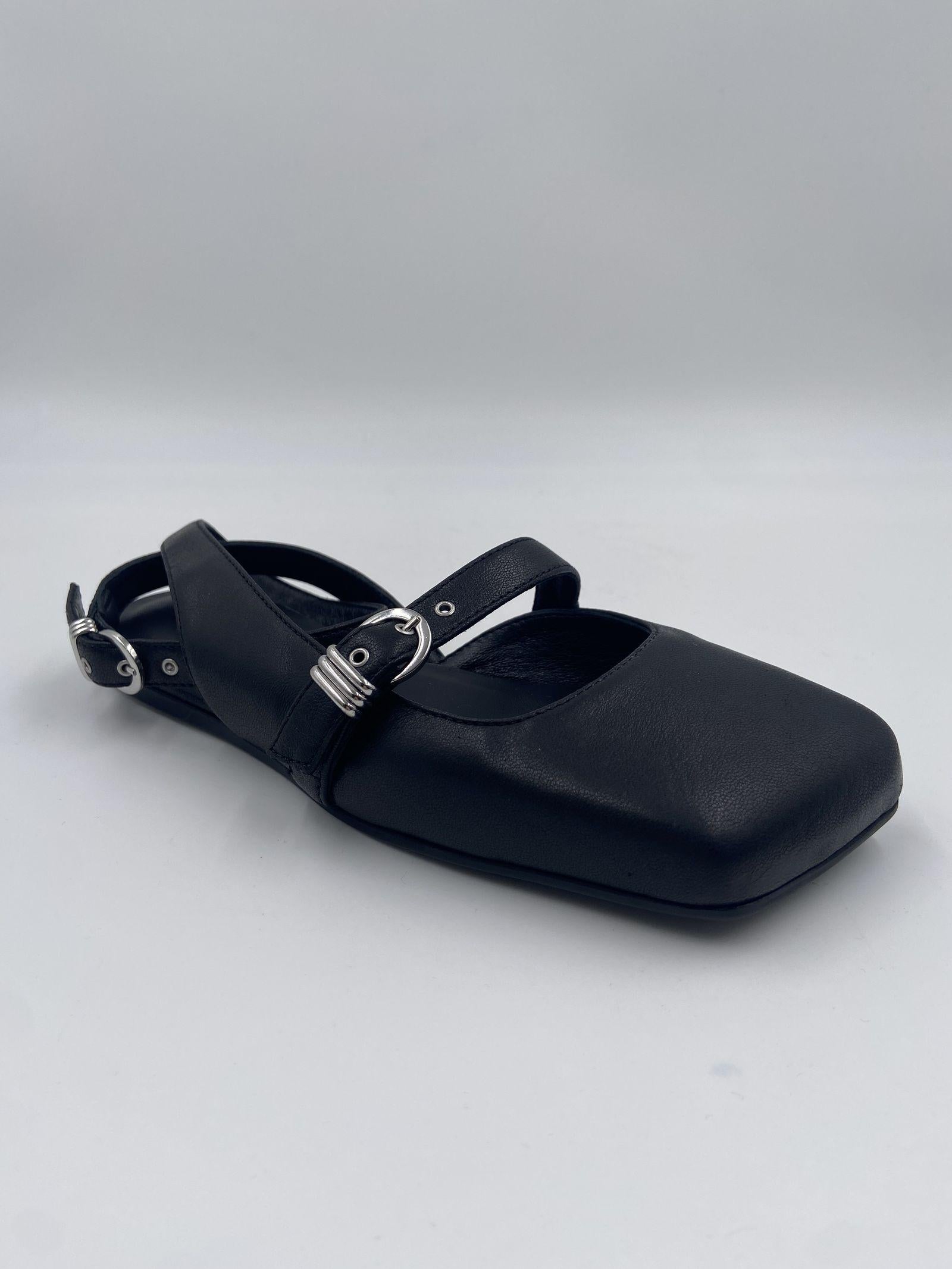 Square Closed decolletè fibbie nere 1G3554D 101 VIC MATIE' 